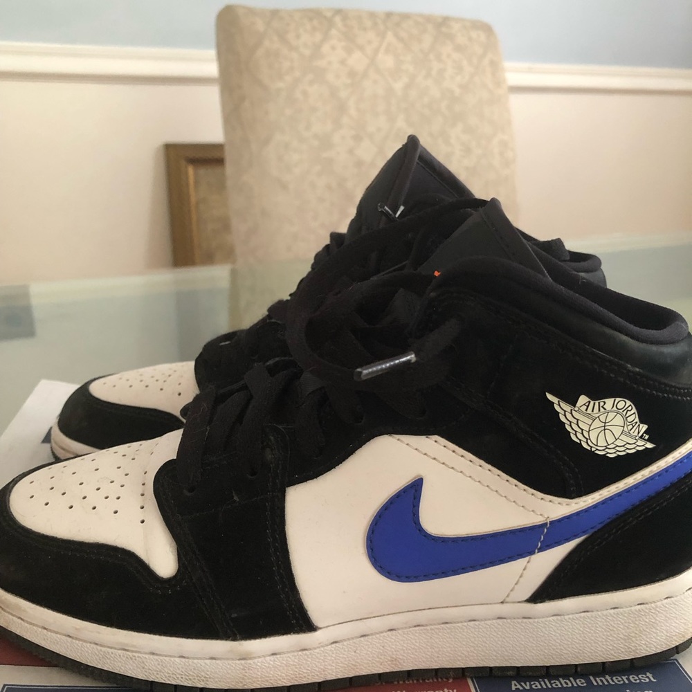 Jordan 1 Mid “Black Racer Blue”
